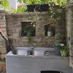 Pezic Πούλα
