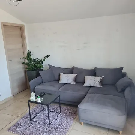 Pezic Apartment *