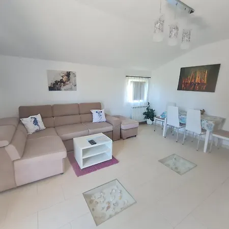 Apartment Pezic *