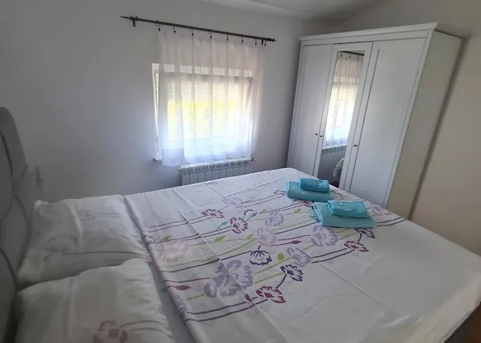 Pezic 아파트 풀라