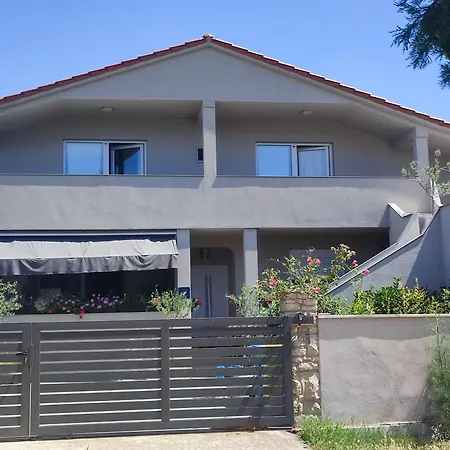 Pezic Apartman Póla